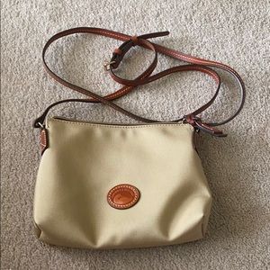 Dooney & Bourke pouchette crossbody purse